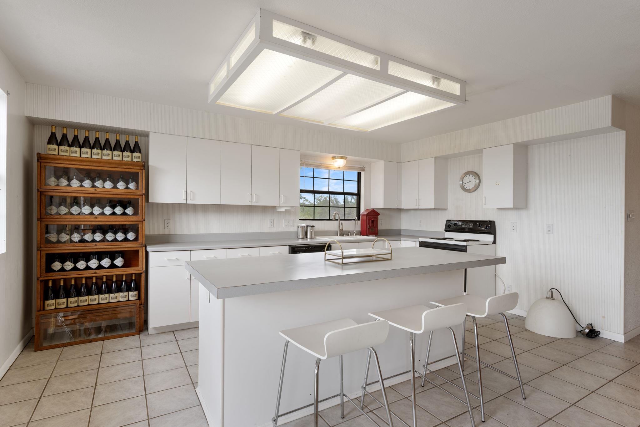 25304 Pedernales Pt, Spicewood, TX 78669