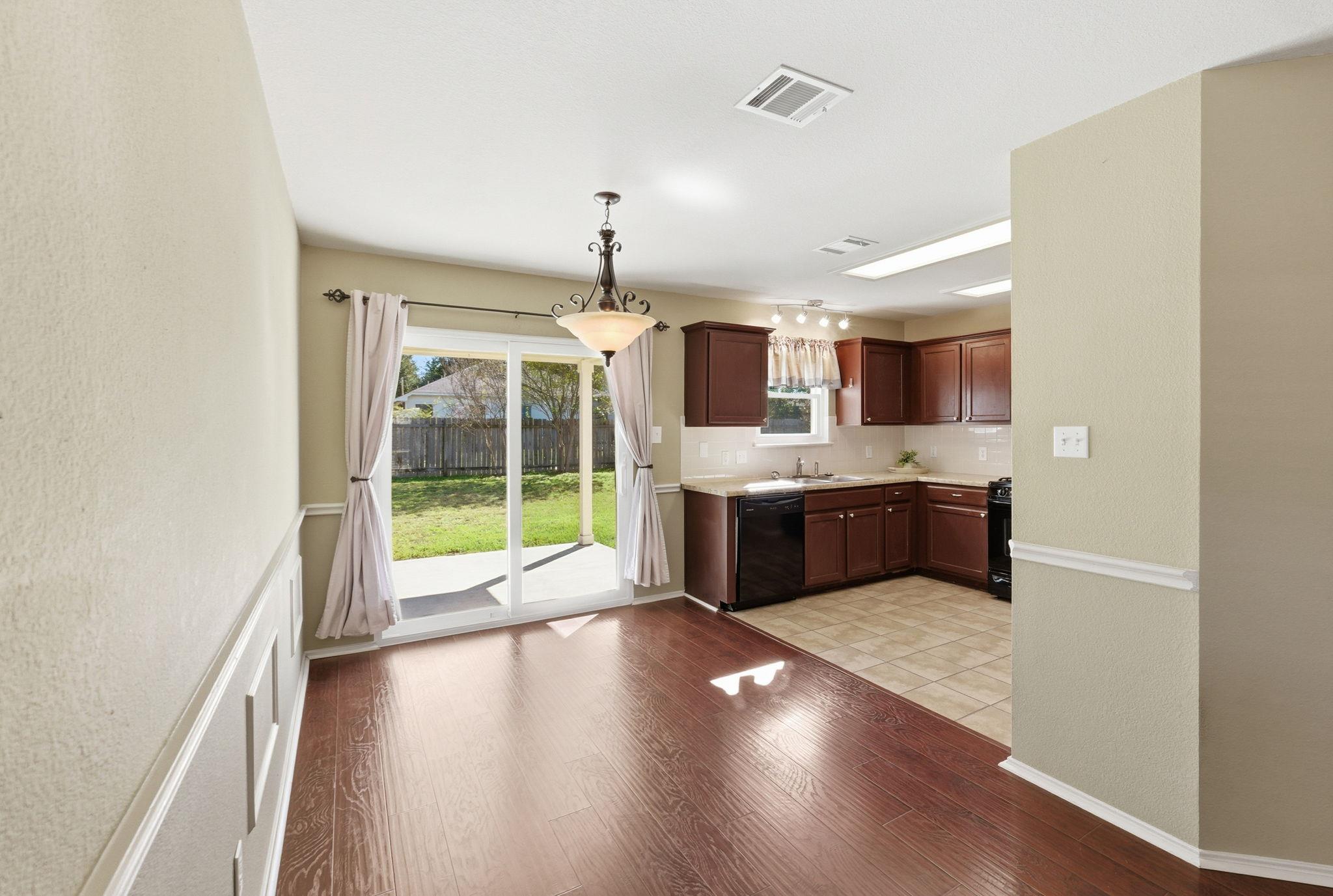 1437 Thibodeaux Dr, Round Rock, TX 78664