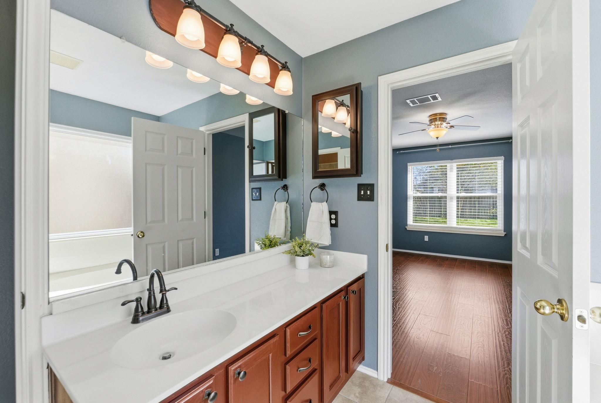 1437 Thibodeaux Dr, Round Rock, TX 78664