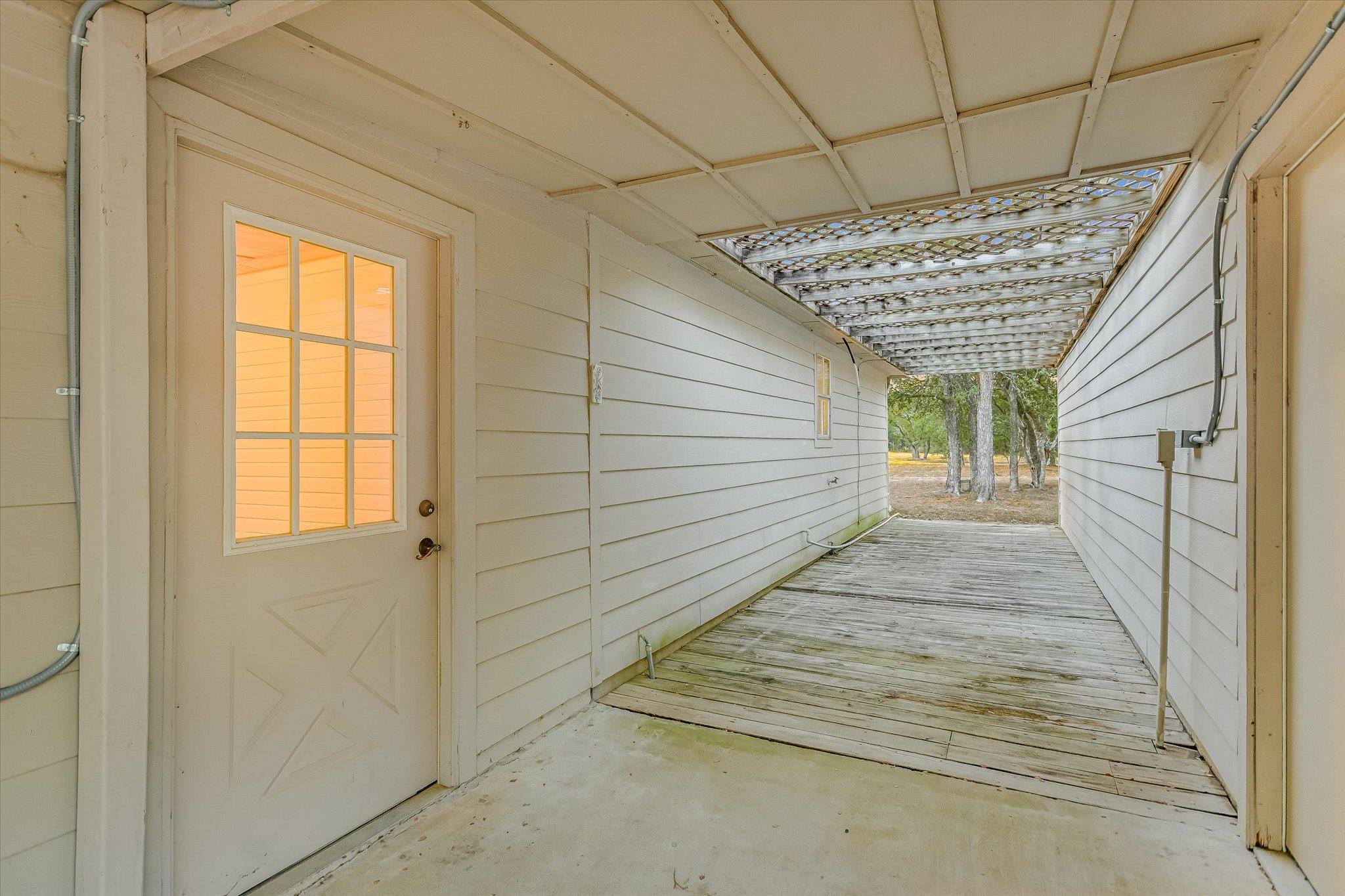 189 Shady Oaks Loop, Cedar Creek, TX 78612