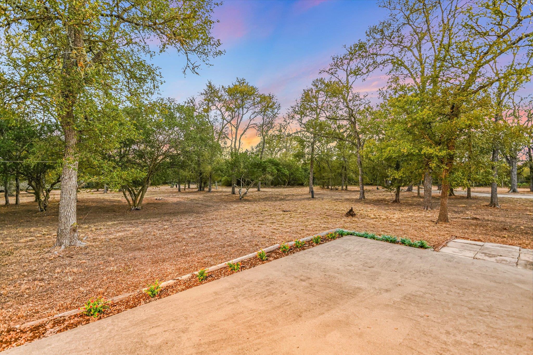 189 Shady Oaks Loop, Cedar Creek, TX 78612