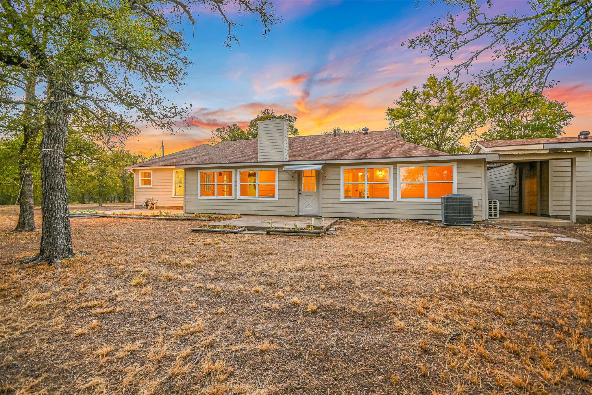 189 Shady Oaks Loop, Cedar Creek, TX 78612