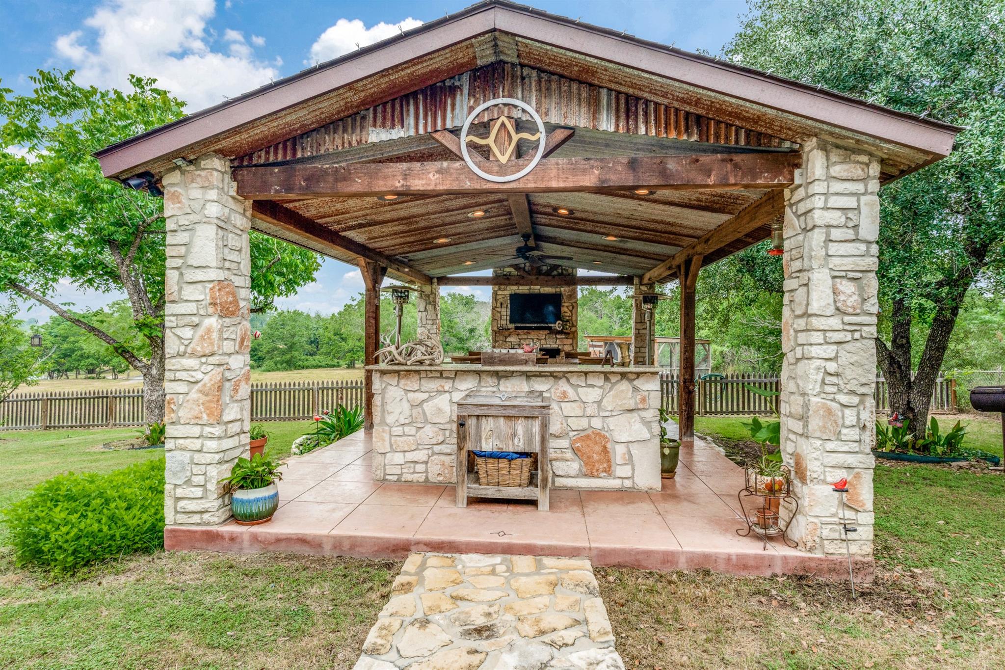 10745 & 10767 Rosemar Ln Ln, Adkins, TX 78101