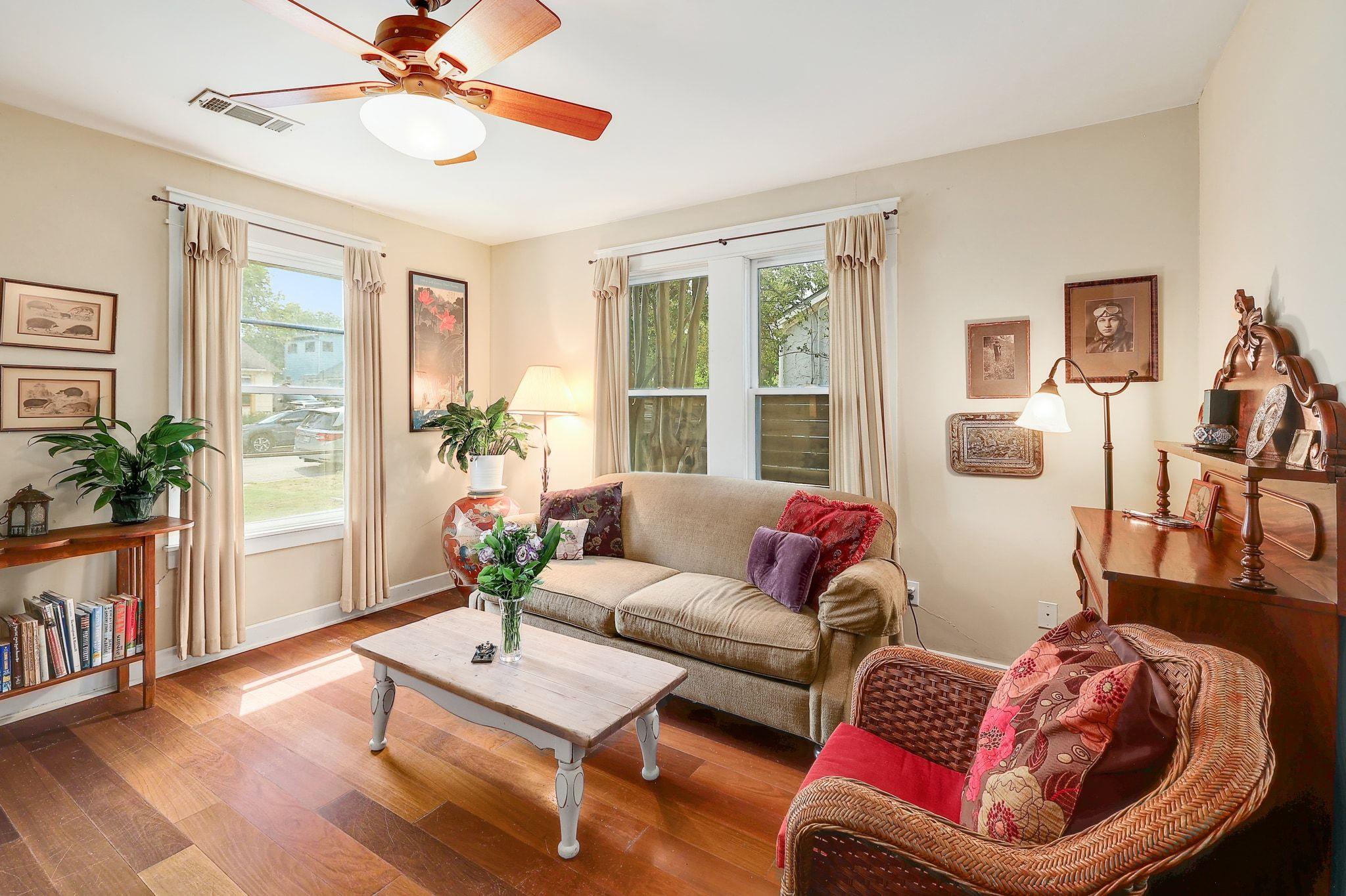 1006 E 44th St, Austin, TX 78751