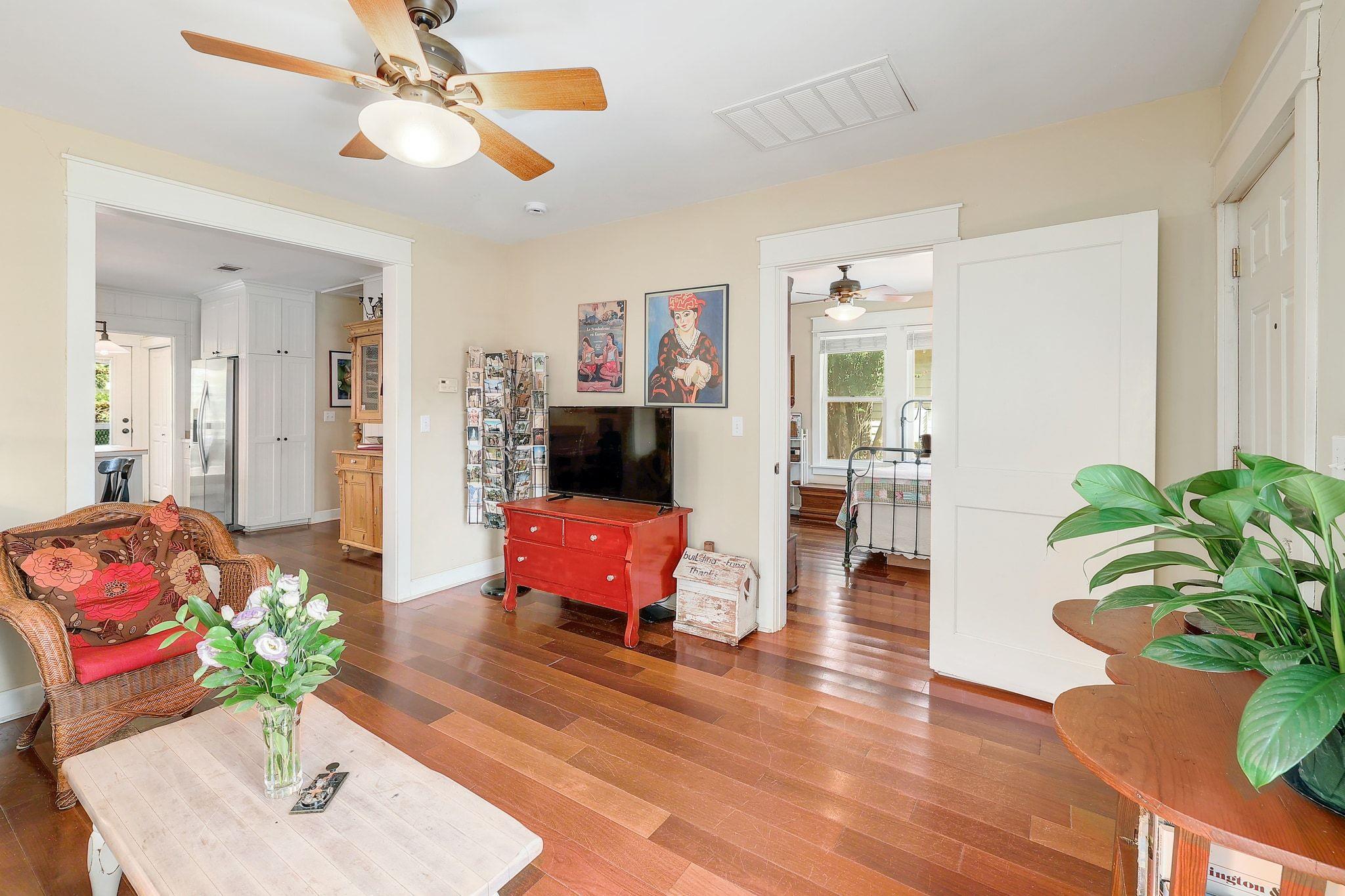 1006 E 44th St, Austin, TX 78751