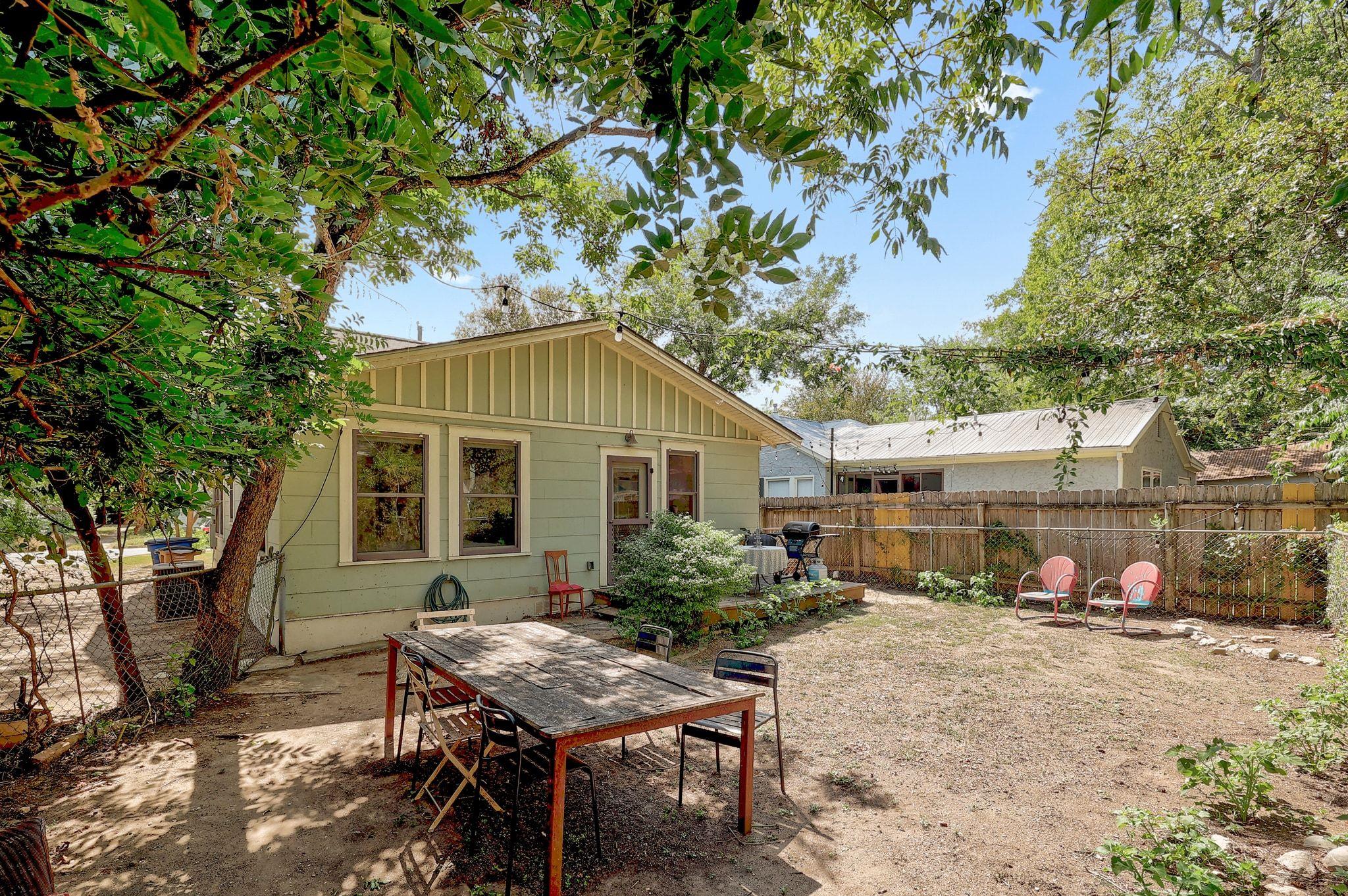 1006 E 44th St, Austin, TX 78751