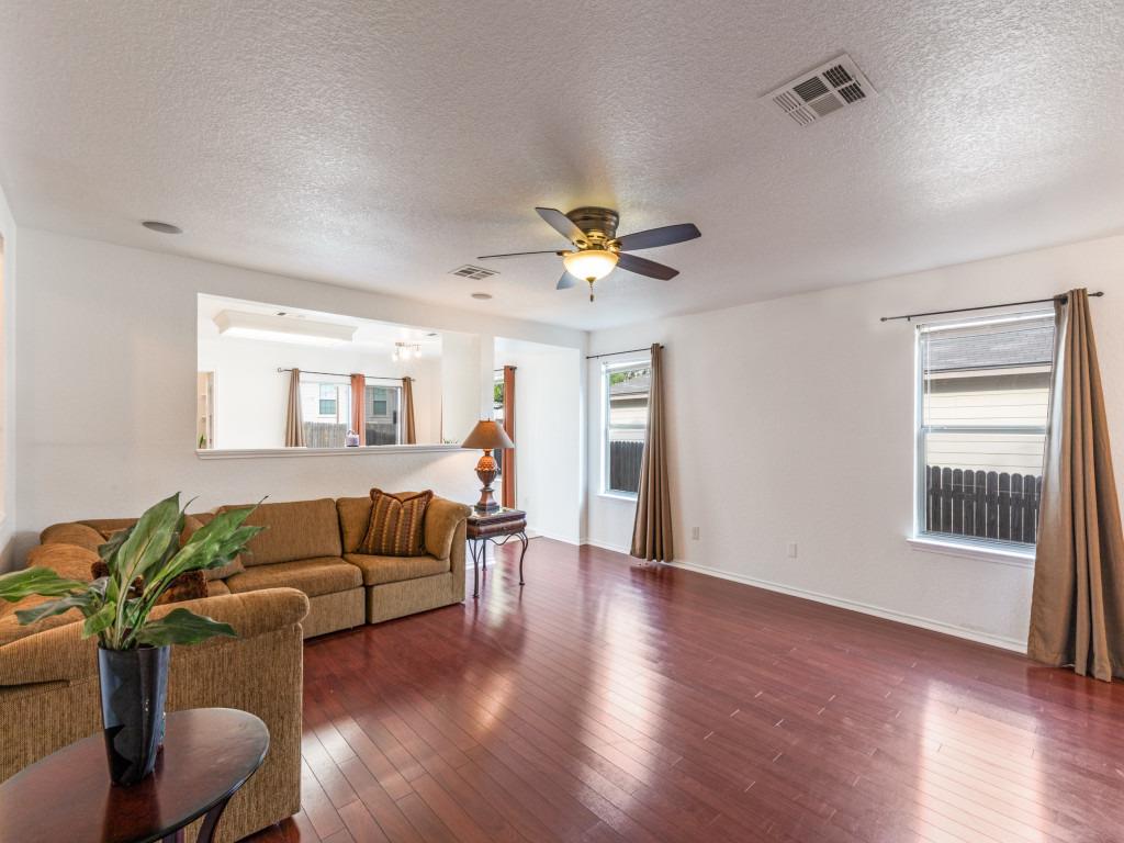 141 Beech Dr, Kyle, TX 78640