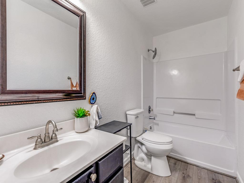 141 Beech Dr, Kyle, TX 78640