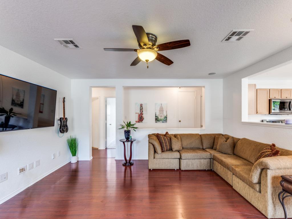 141 Beech Dr, Kyle, TX 78640