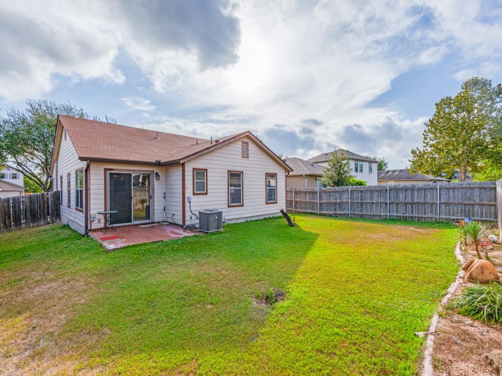 141 Beech Dr, Kyle, TX 78640