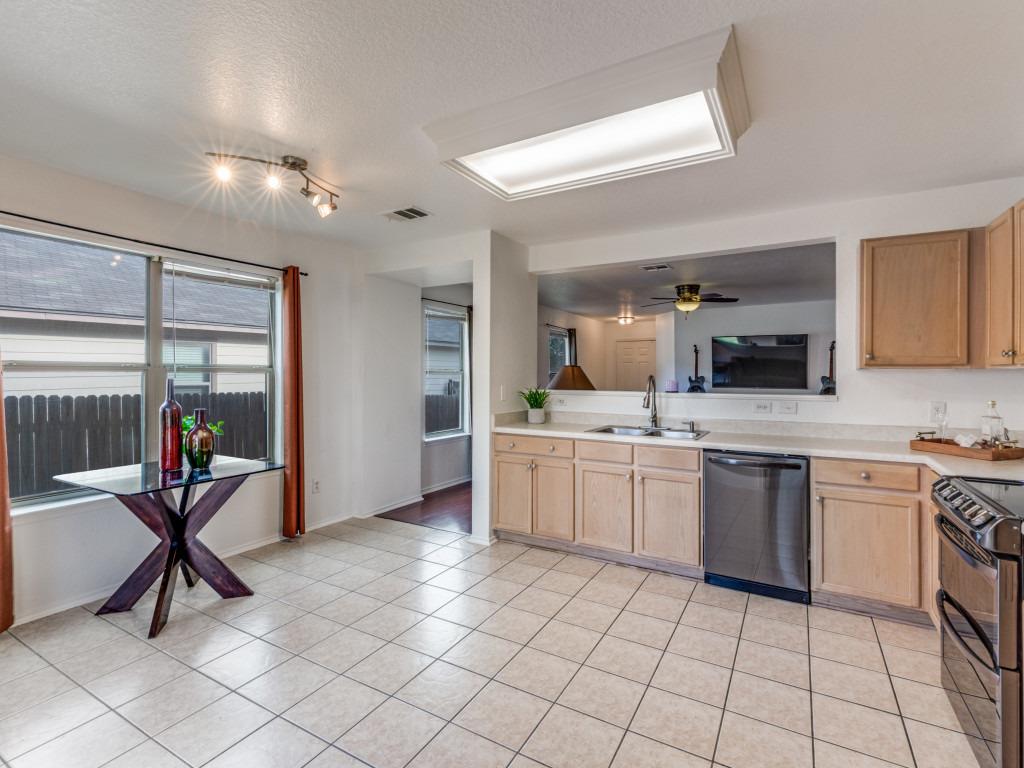 141 Beech Dr, Kyle, TX 78640