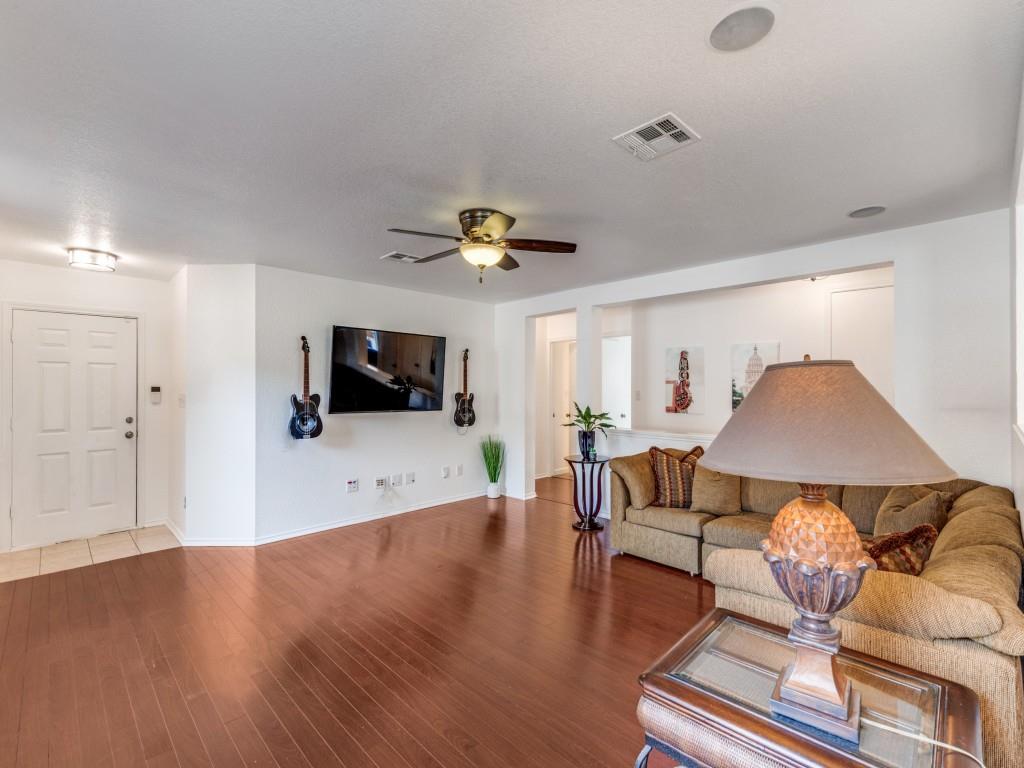 141 Beech Dr, Kyle, TX 78640