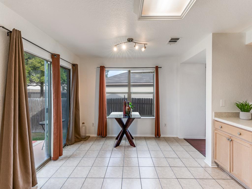 141 Beech Dr, Kyle, TX 78640