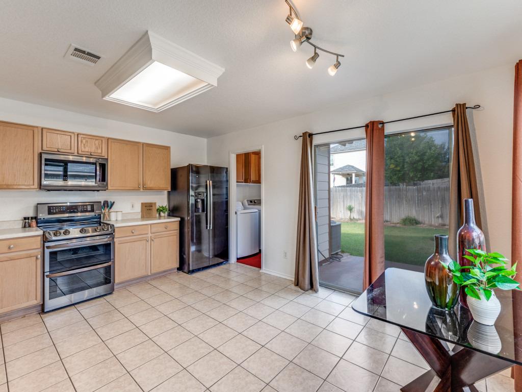 141 Beech Dr, Kyle, TX 78640