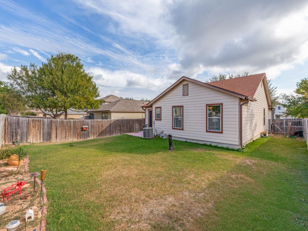 141 Beech Dr, Kyle, TX 78640