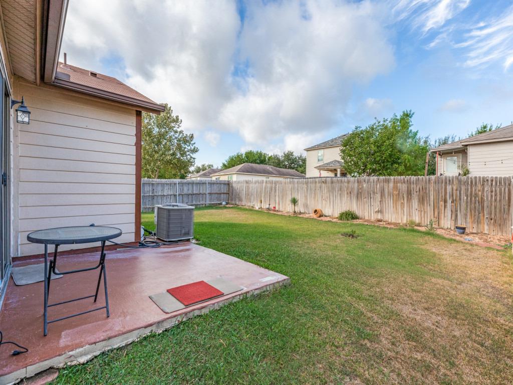 141 Beech Dr, Kyle, TX 78640