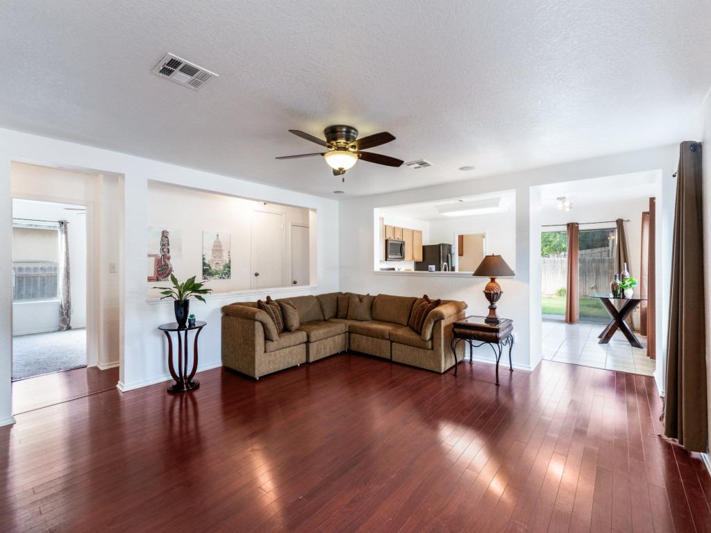 141 Beech Dr, Kyle, TX 78640