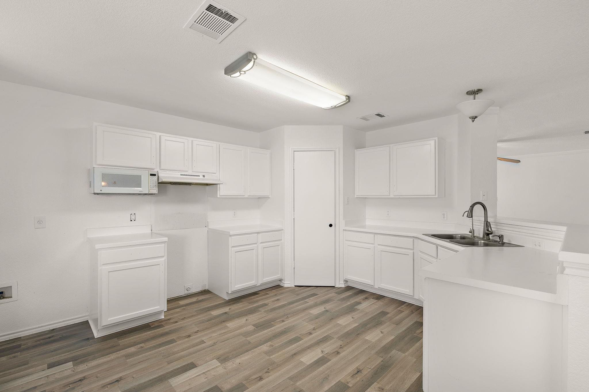 120 Wegstrom St, Hutto, TX 78634