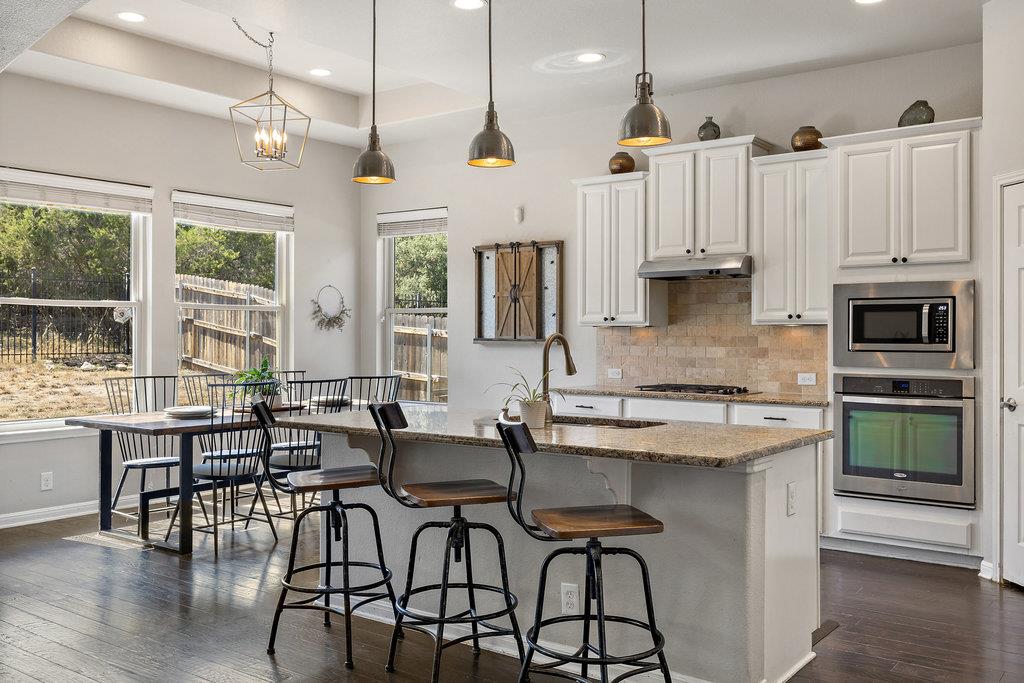 5433 Texas Bluebell Dr, Spicewood, TX 78669