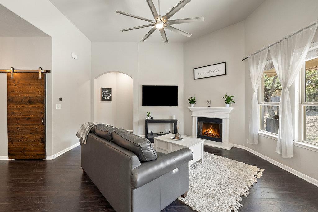 5433 Texas Bluebell Dr, Spicewood, TX 78669