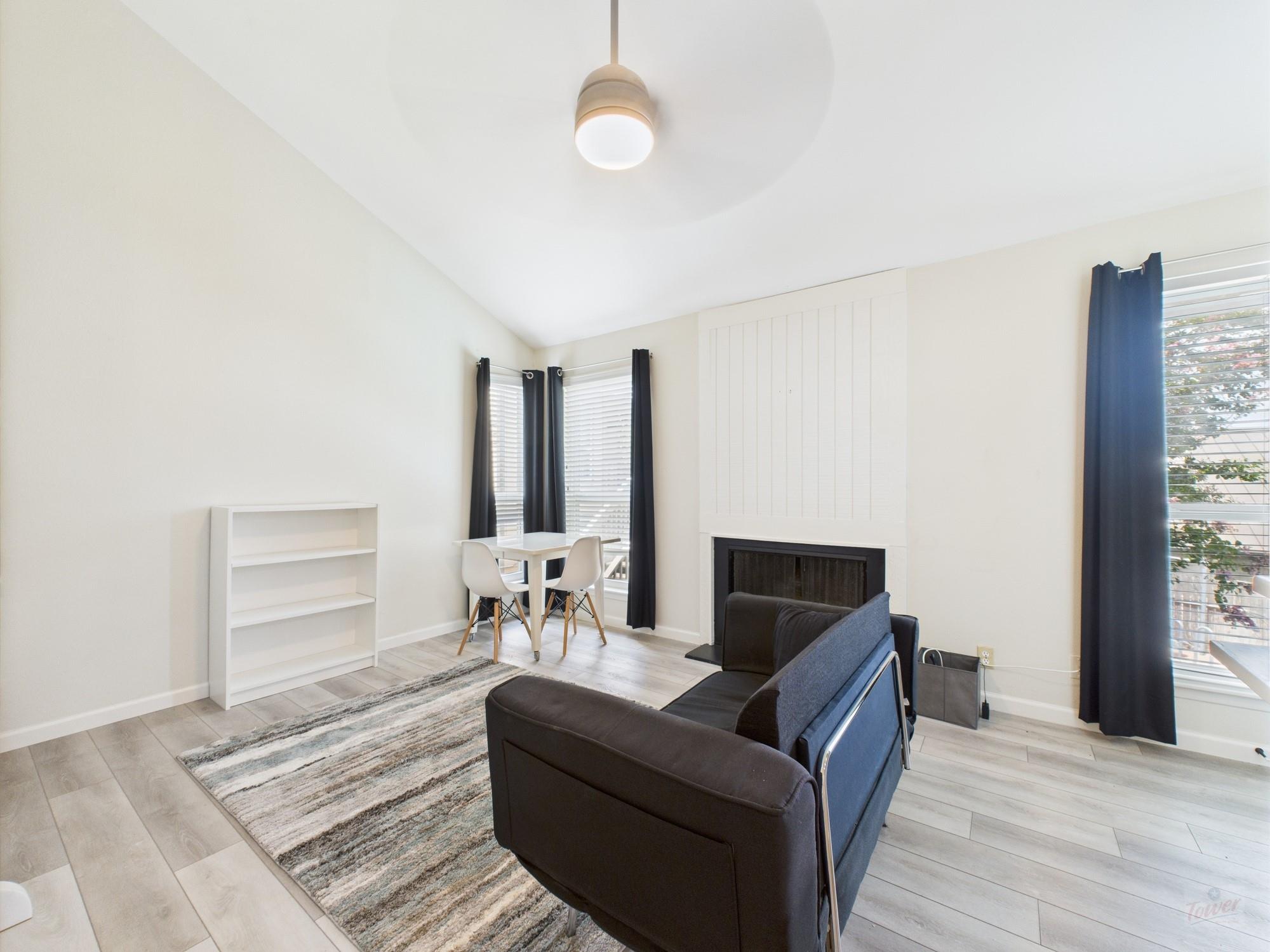 1000 W 26th St # 211, Austin, TX 78705