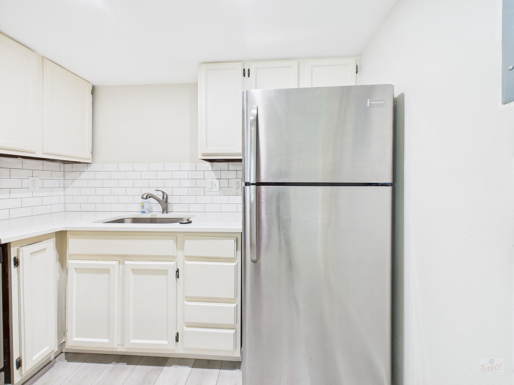 1000 W 26th St # 211, Austin, TX 78705