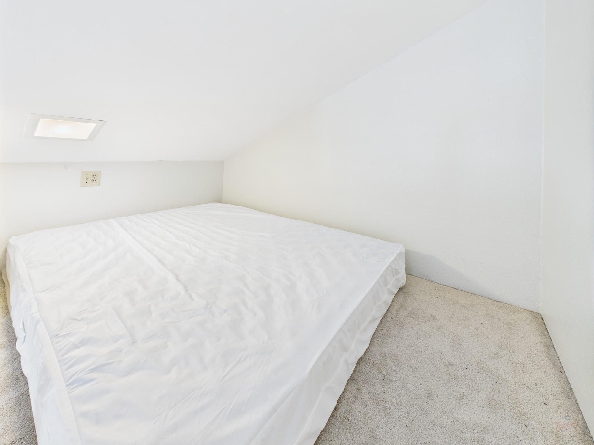 1000 W 26th St # 211, Austin, TX 78705