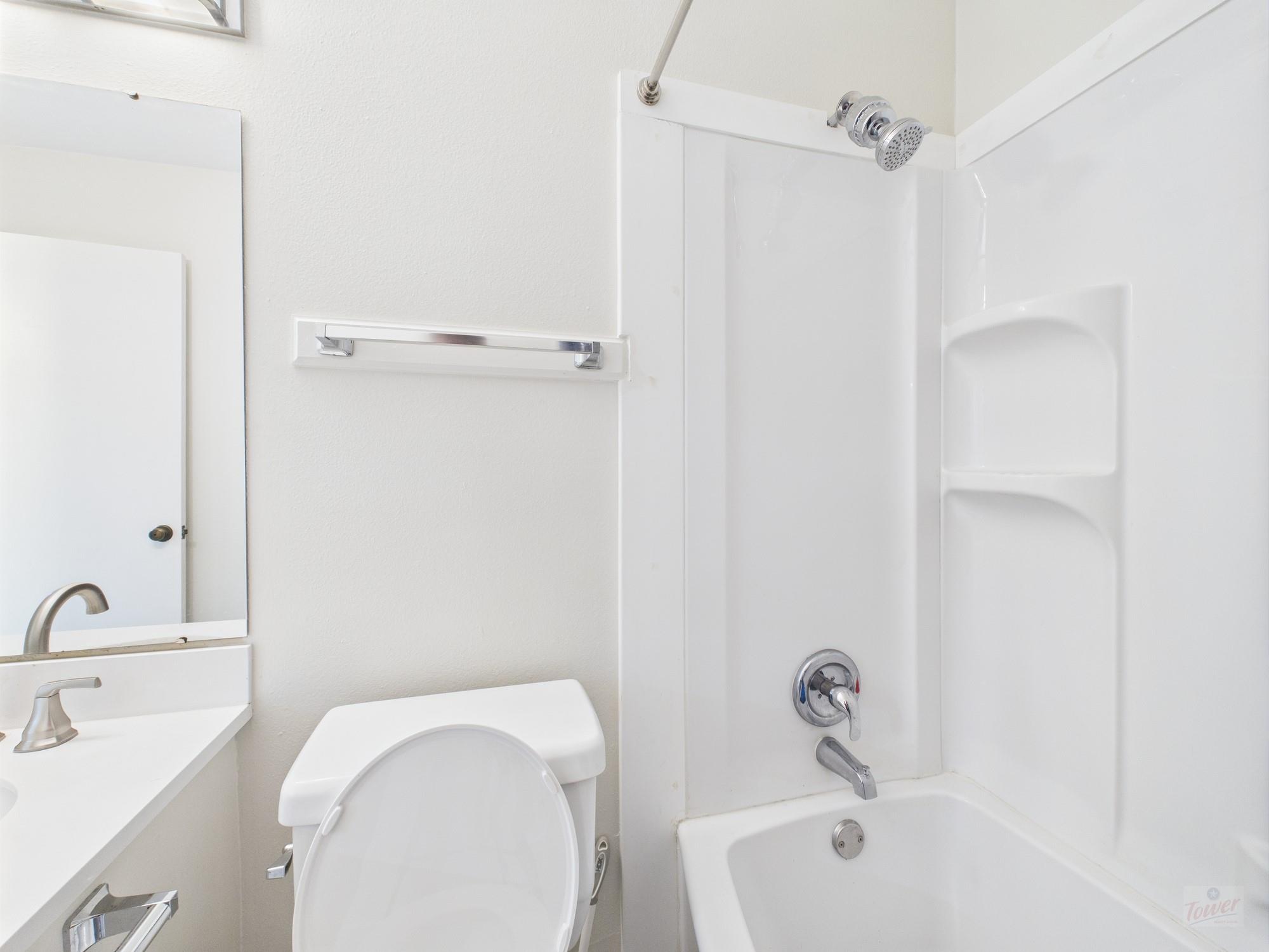 1000 W 26th St # 211, Austin, TX 78705