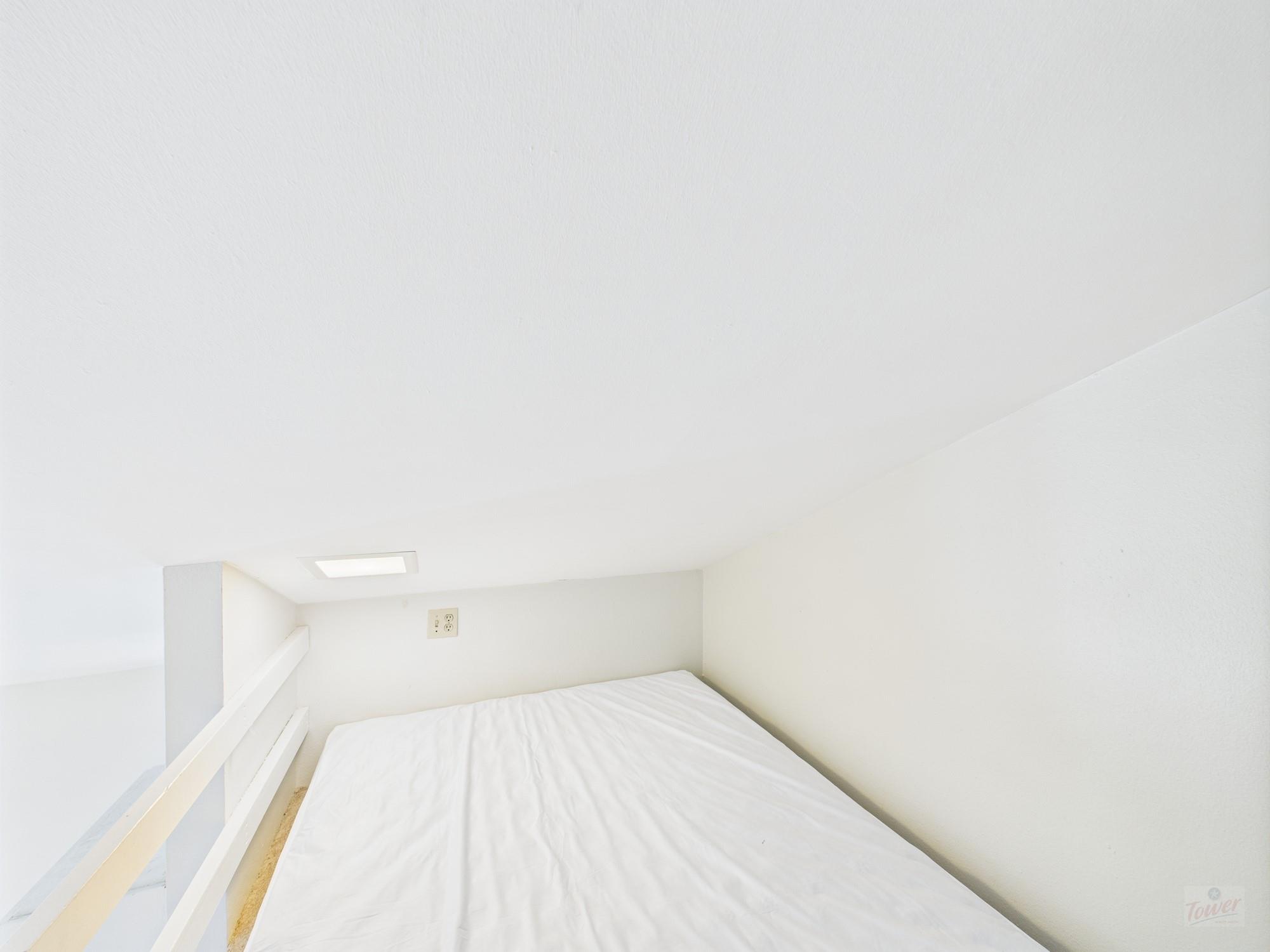 1000 W 26th St # 211, Austin, TX 78705