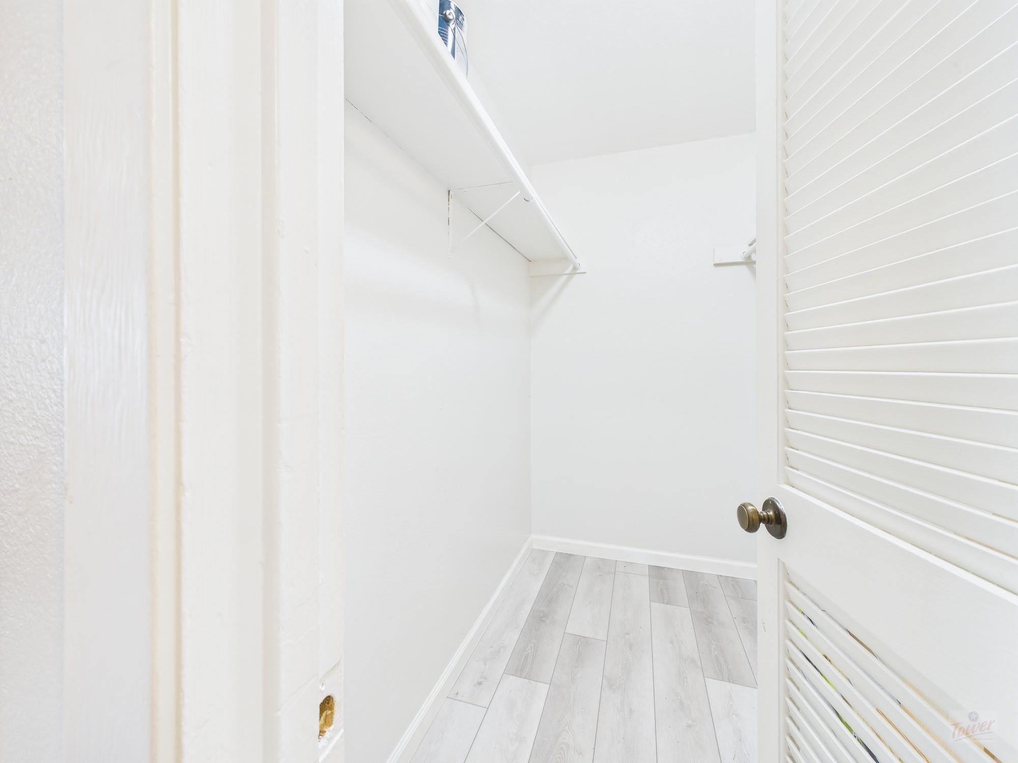 1000 W 26th St # 211, Austin, TX 78705