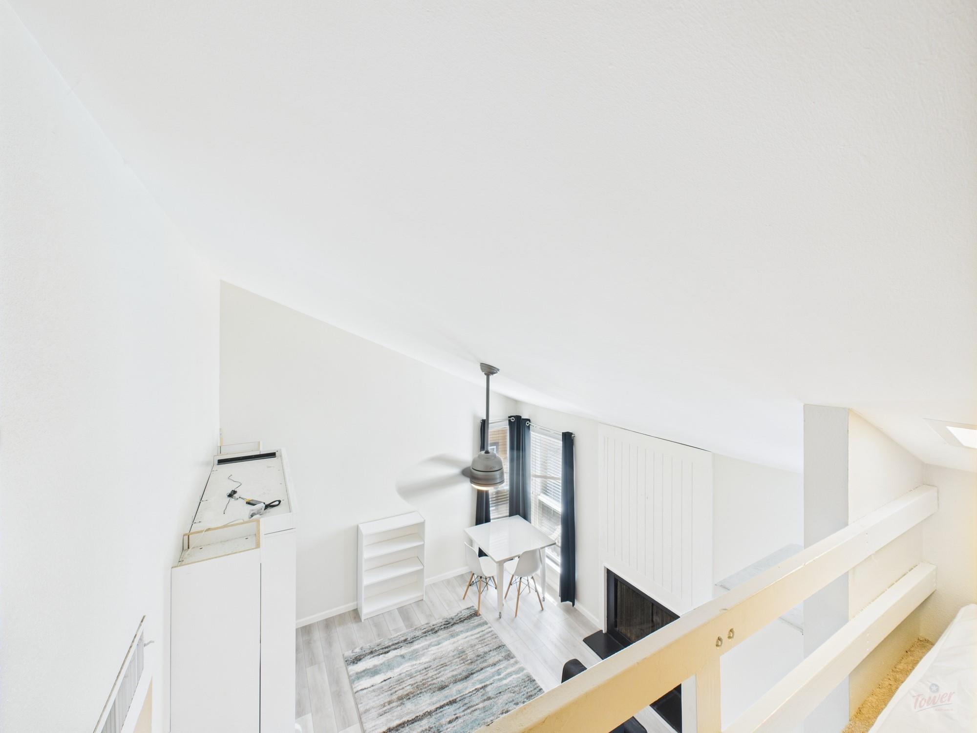 1000 W 26th St # 211, Austin, TX 78705