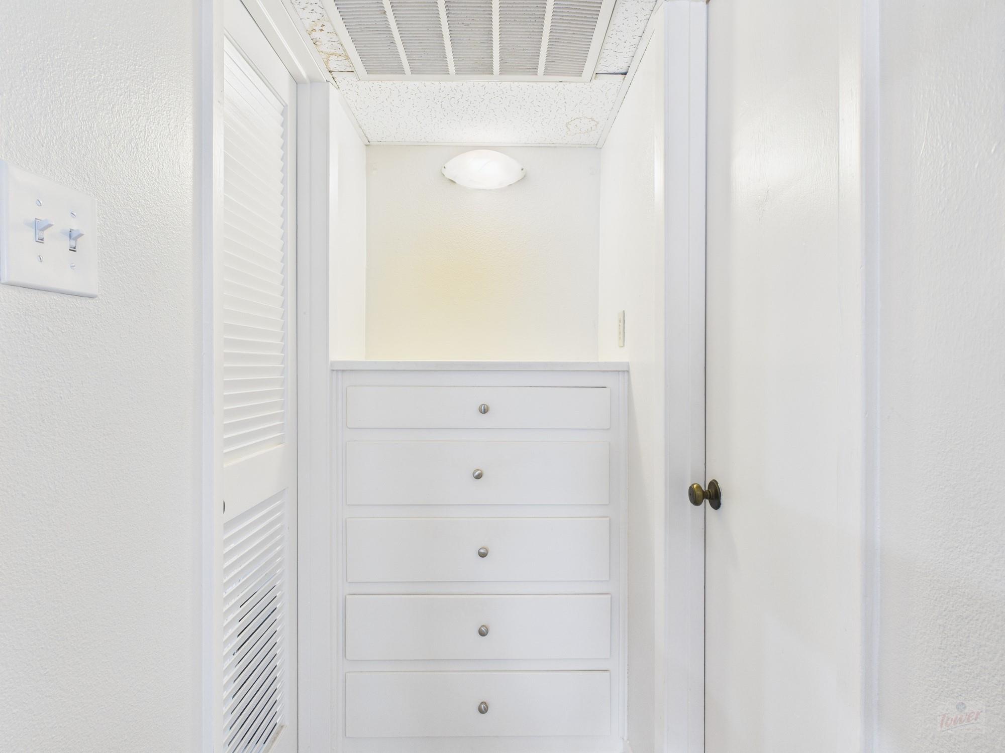 1000 W 26th St # 211, Austin, TX 78705