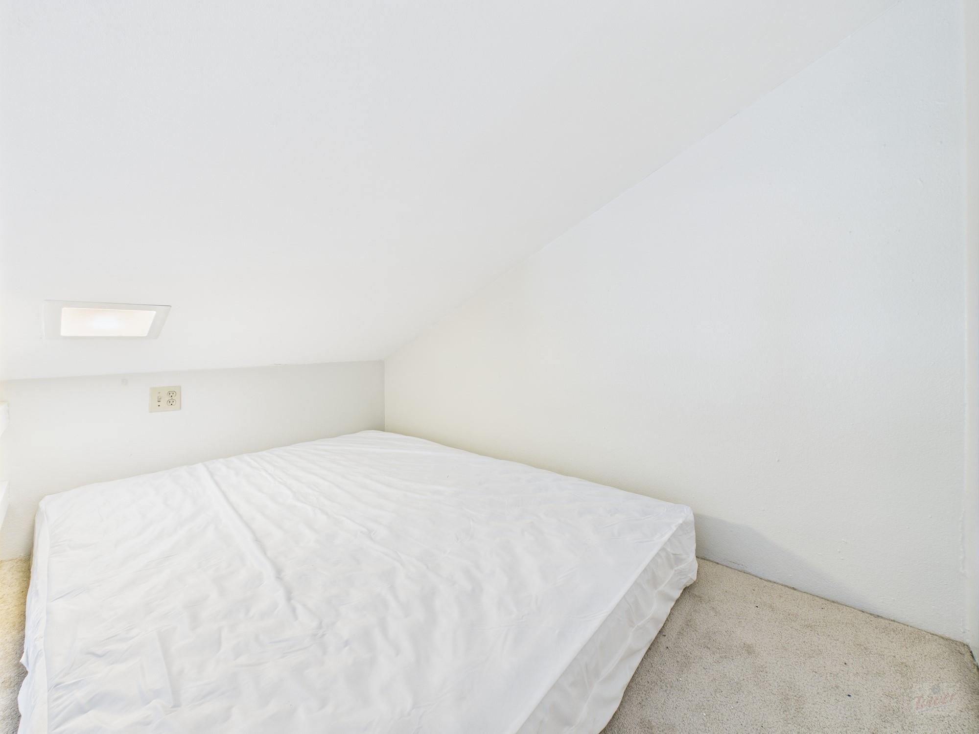 1000 W 26th St # 211, Austin, TX 78705