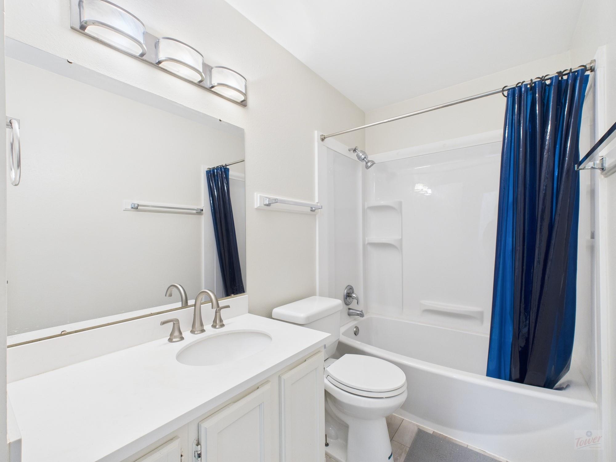 1000 W 26th St # 211, Austin, TX 78705