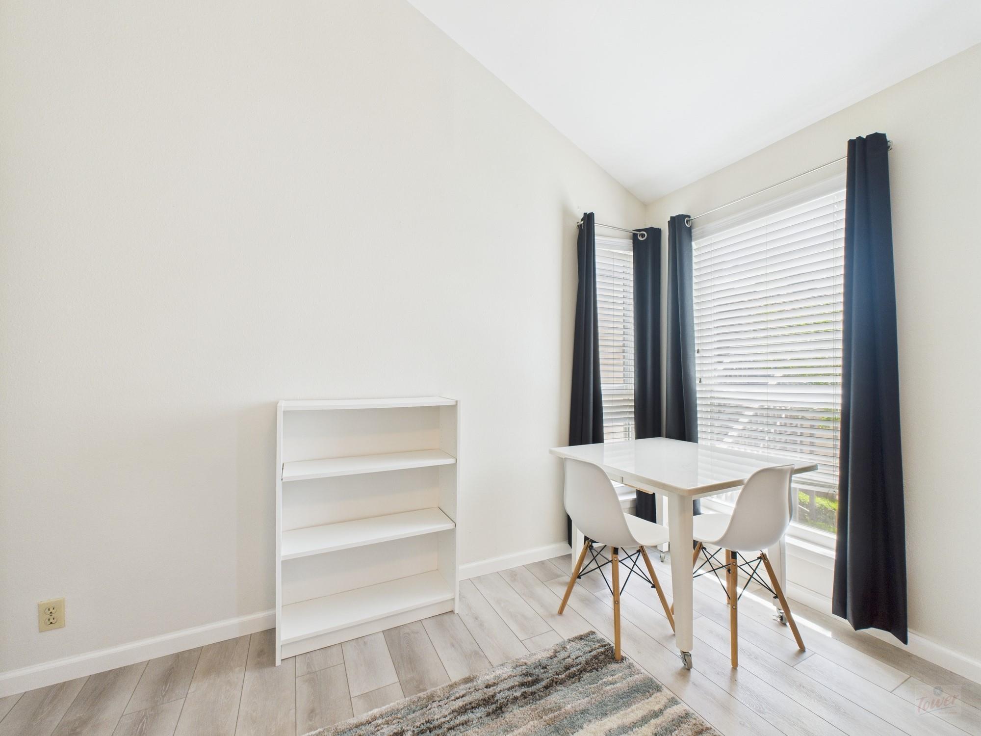 1000 W 26th St # 211, Austin, TX 78705