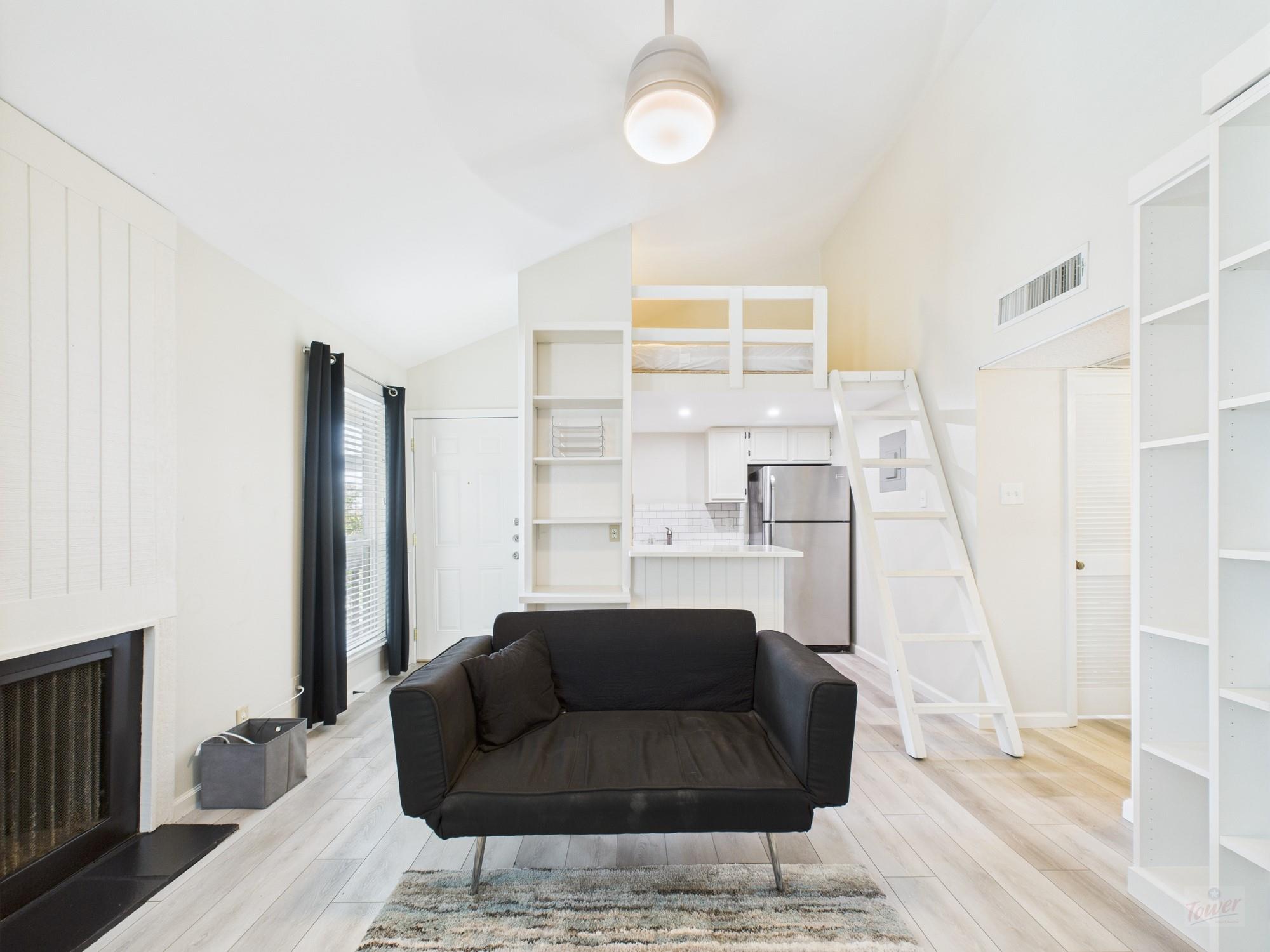 1000 W 26th St # 211, Austin, TX 78705