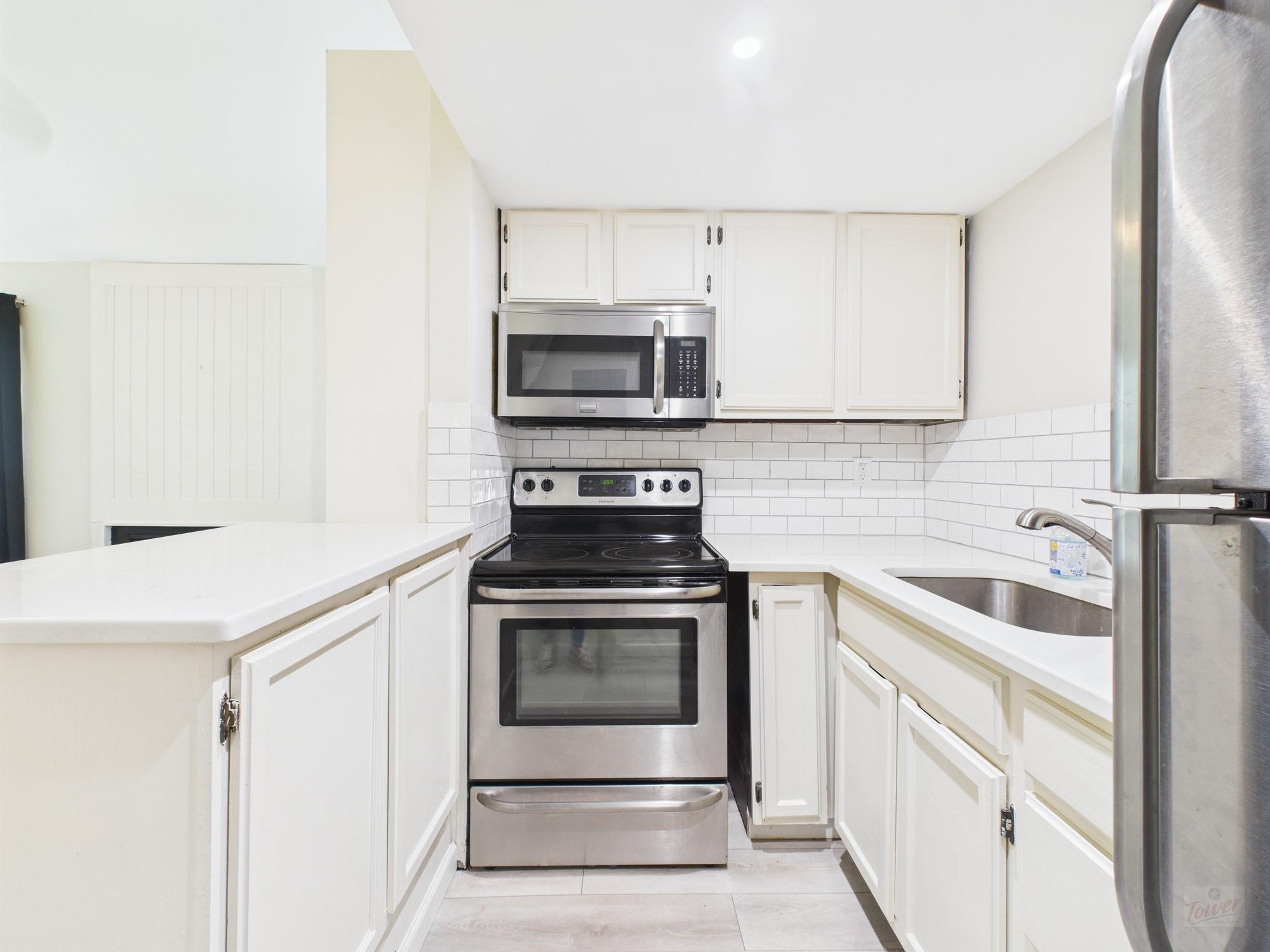 1000 W 26th St # 211, Austin, TX 78705