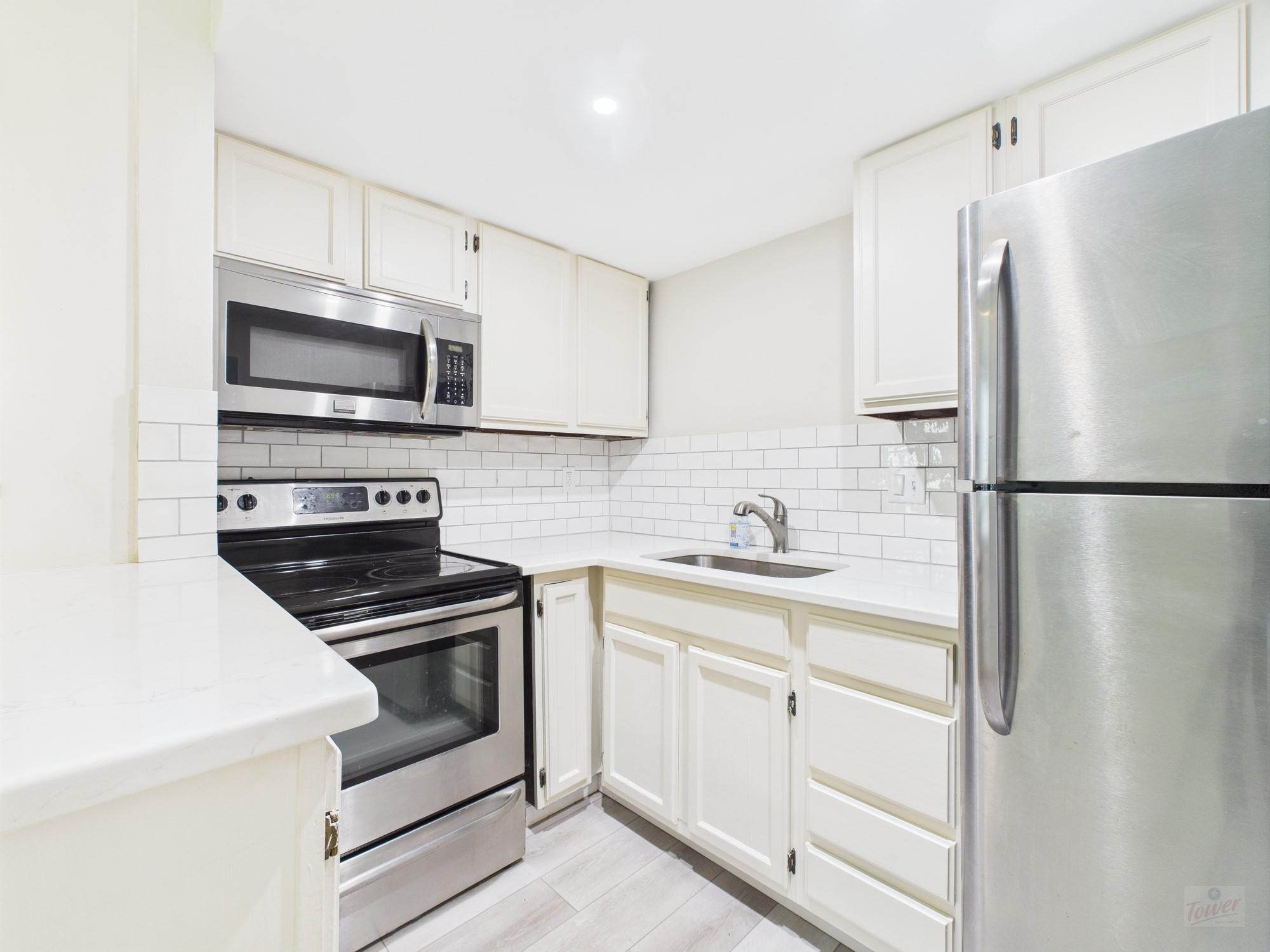 1000 W 26th St # 211, Austin, TX 78705