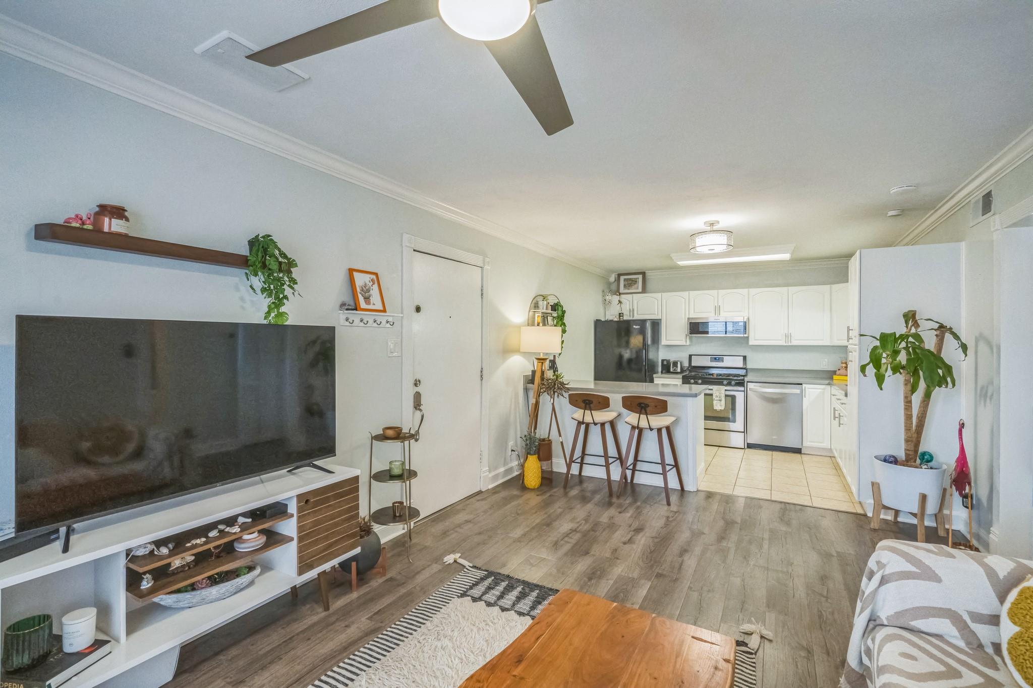 1304 Summit Street # 107, Austin, TX 78741