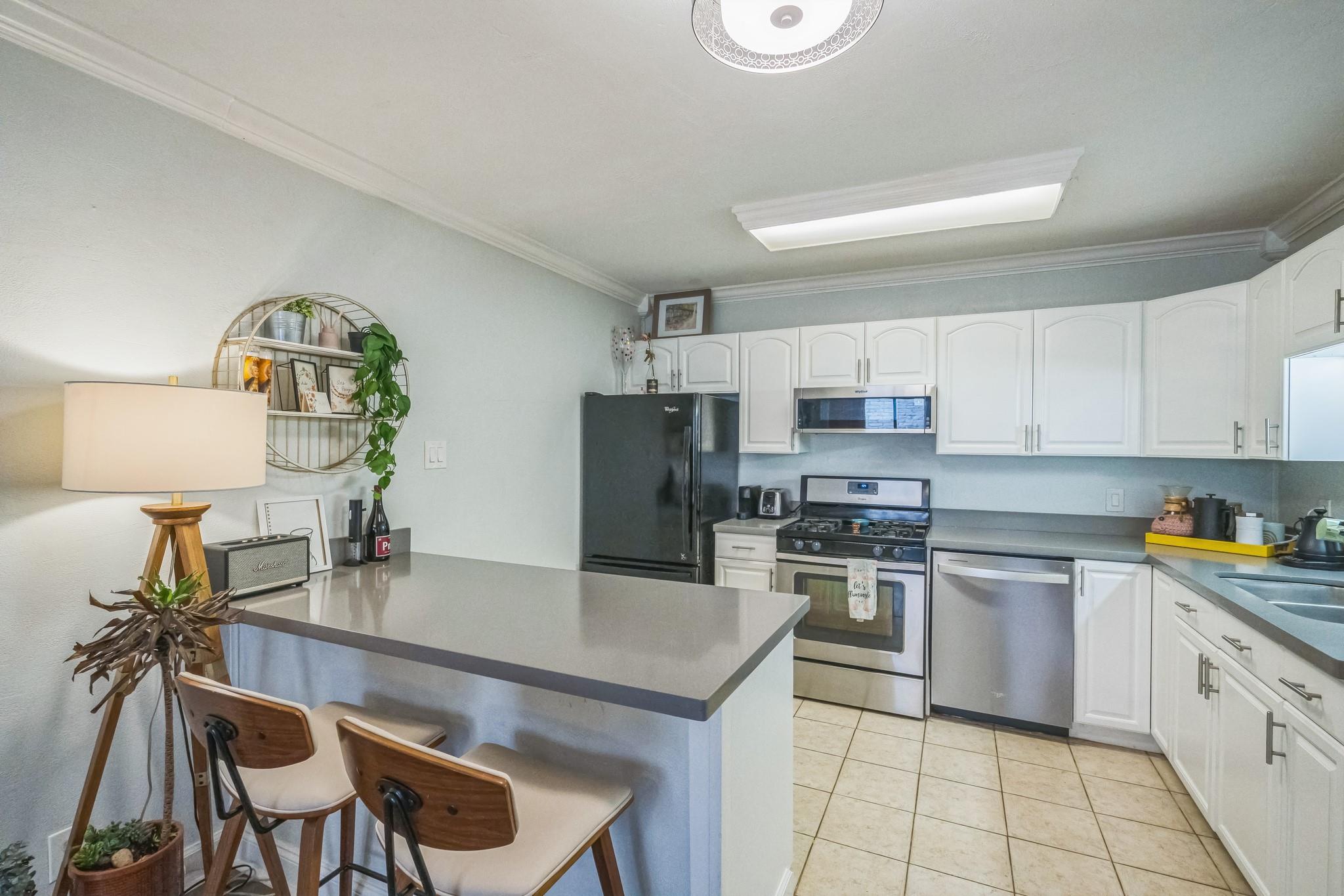 1304 Summit Street # 107, Austin, TX 78741