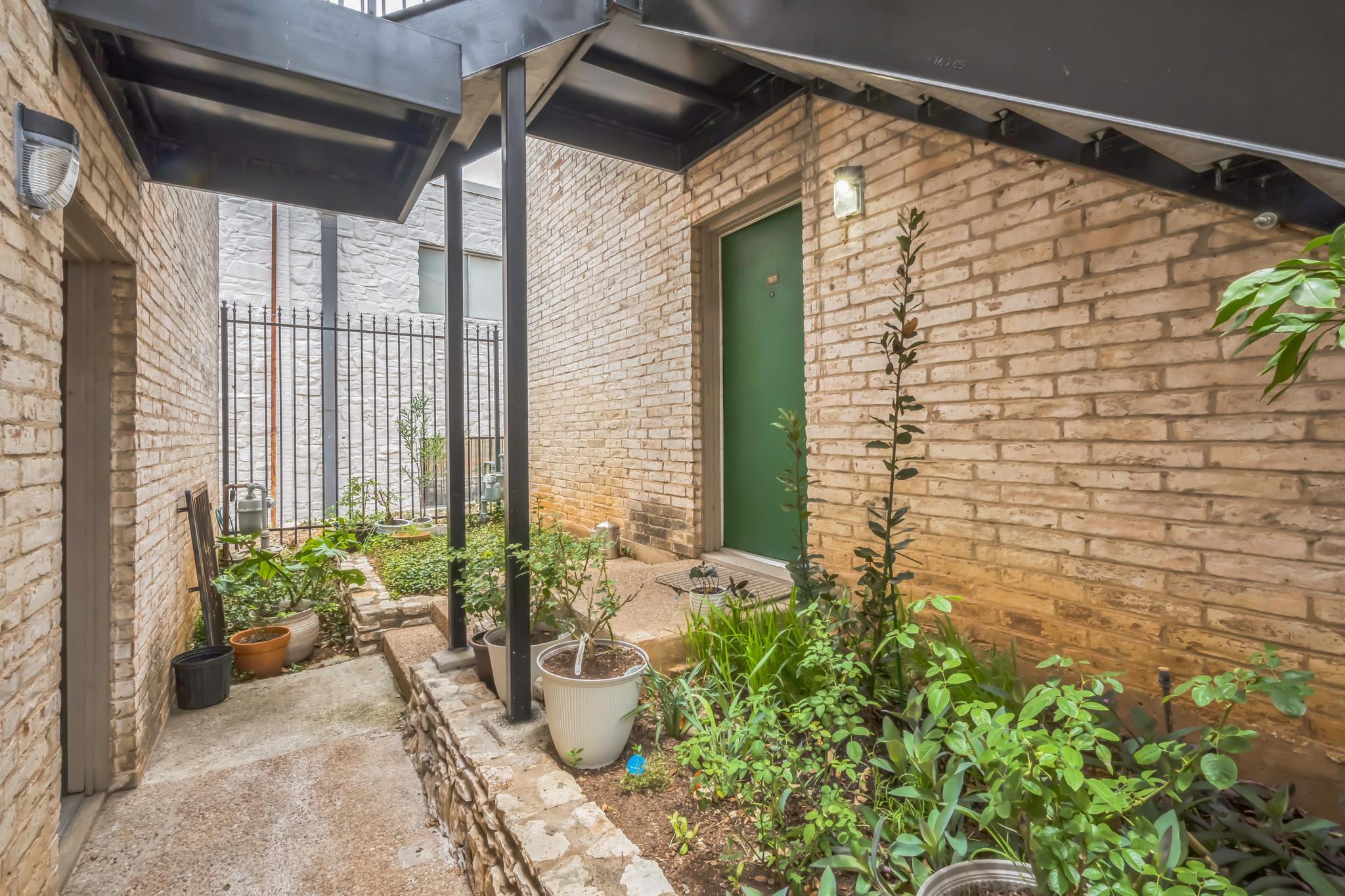 1304 Summit Street # 107, Austin, TX 78741