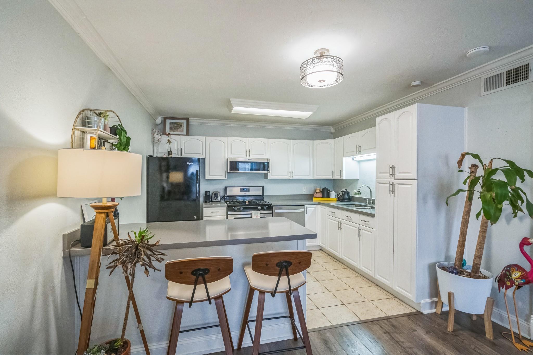 1304 Summit Street # 107, Austin, TX 78741