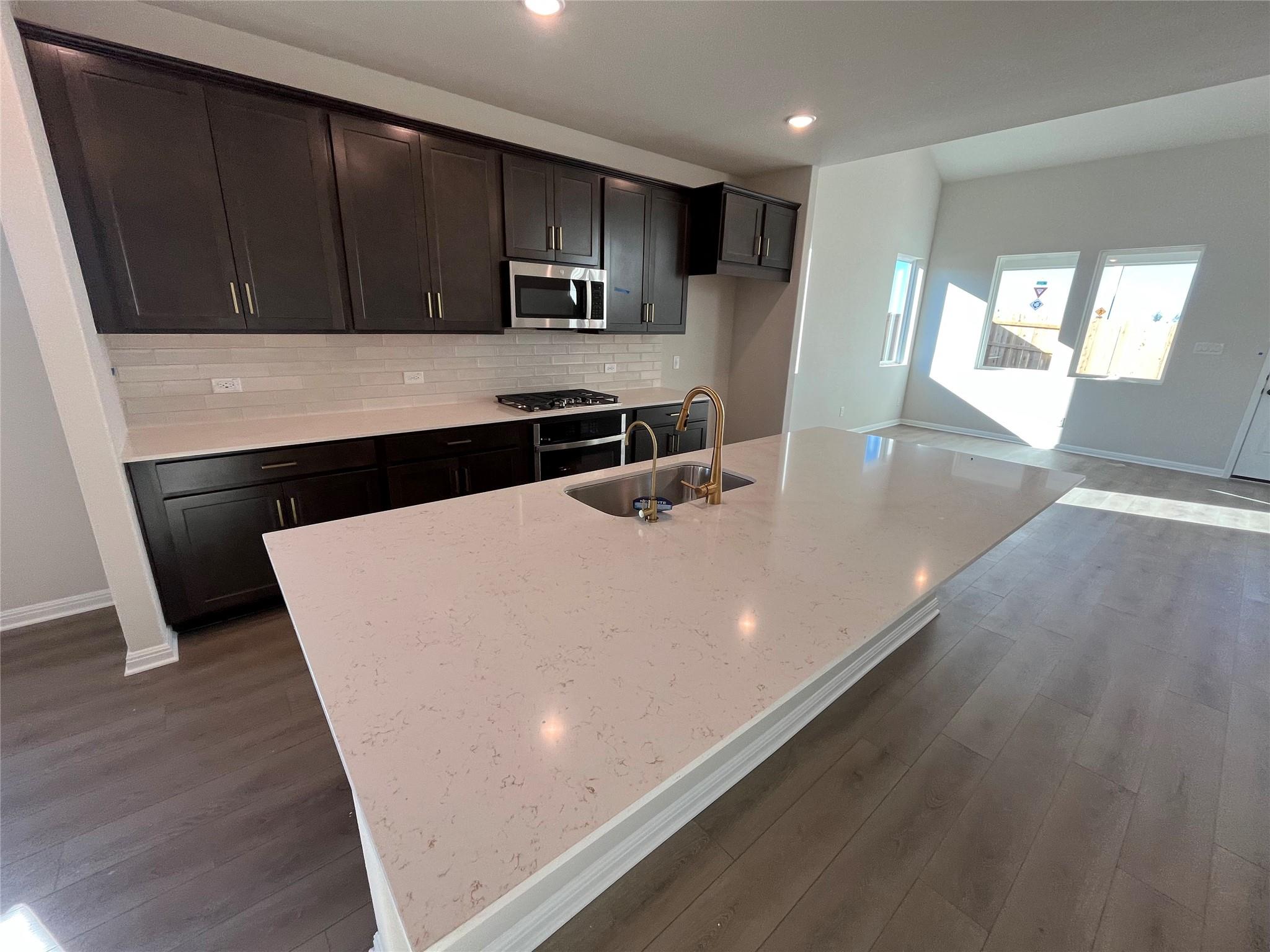 101 Clover Bnd, Liberty Hill, TX 78642