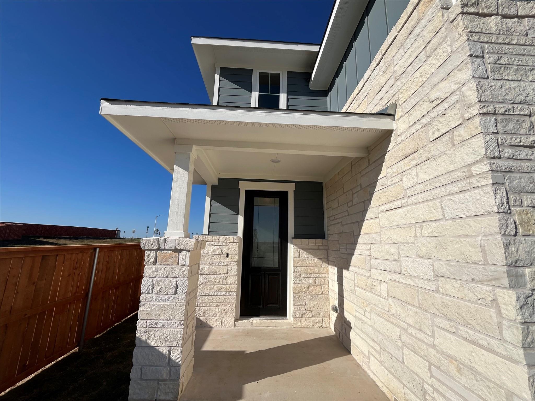 101 Clover Bnd, Liberty Hill, TX 78642