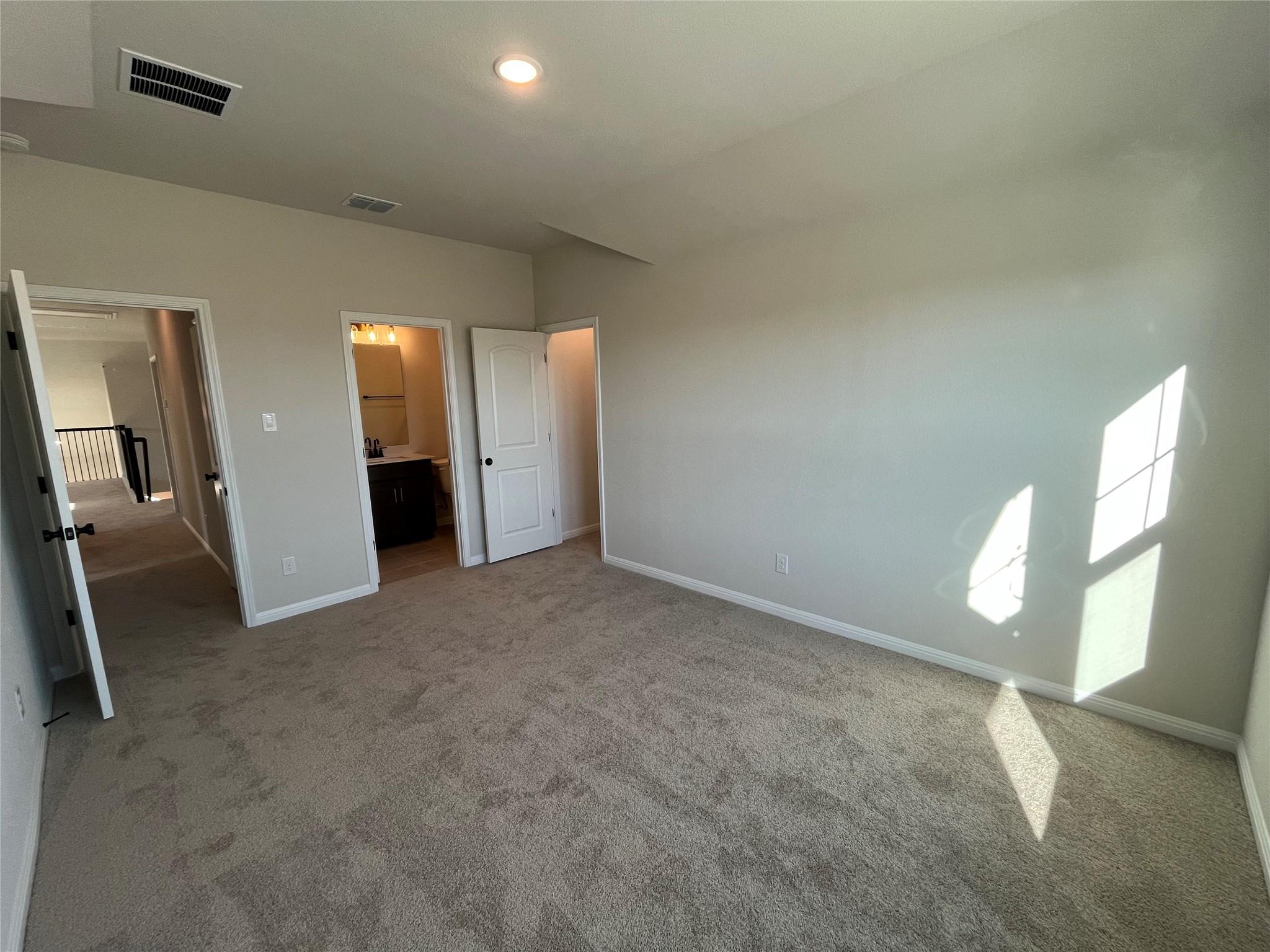 101 Clover Bnd, Liberty Hill, TX 78642