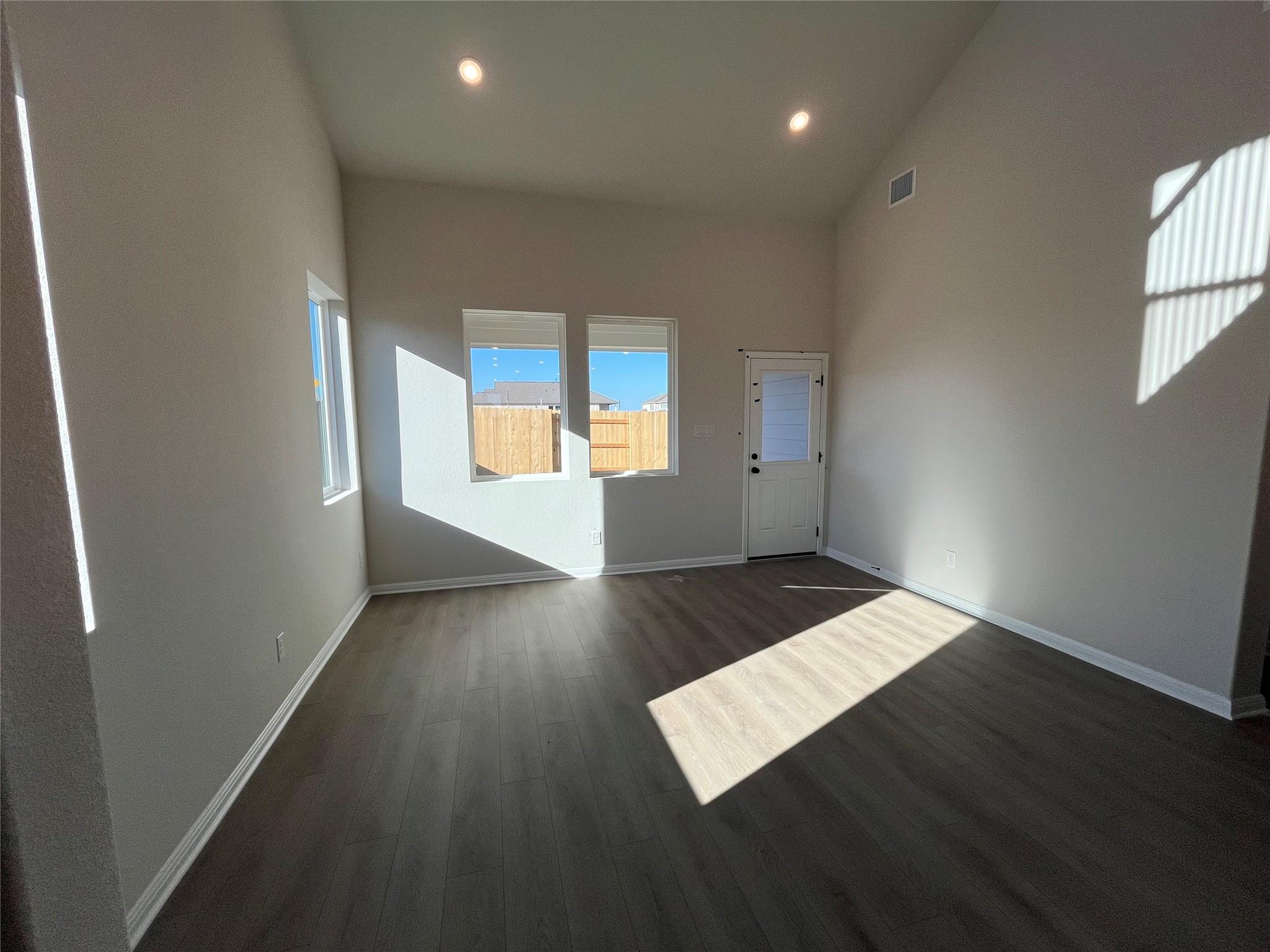 101 Clover Bnd, Liberty Hill, TX 78642