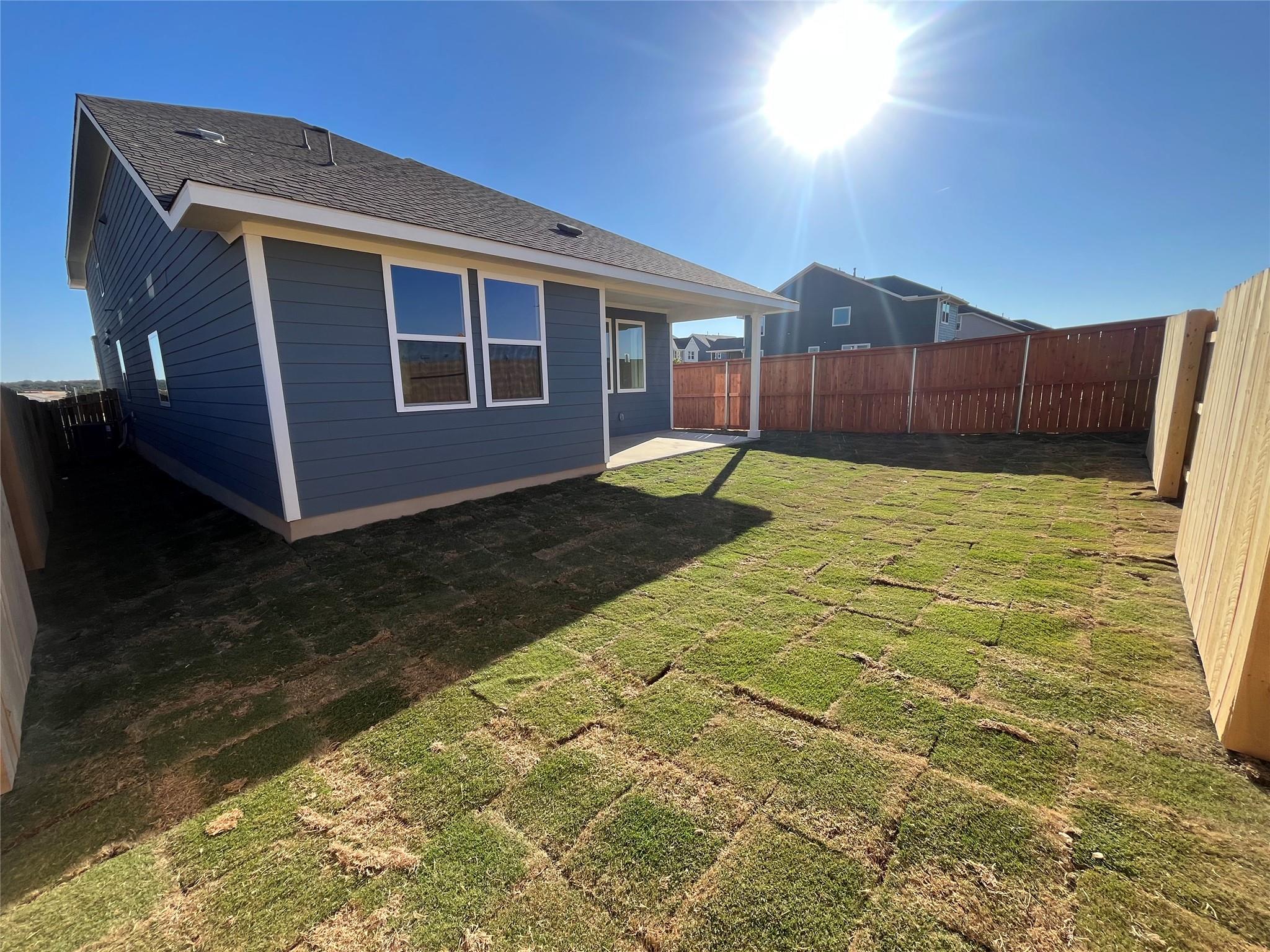 101 Clover Bnd, Liberty Hill, TX 78642