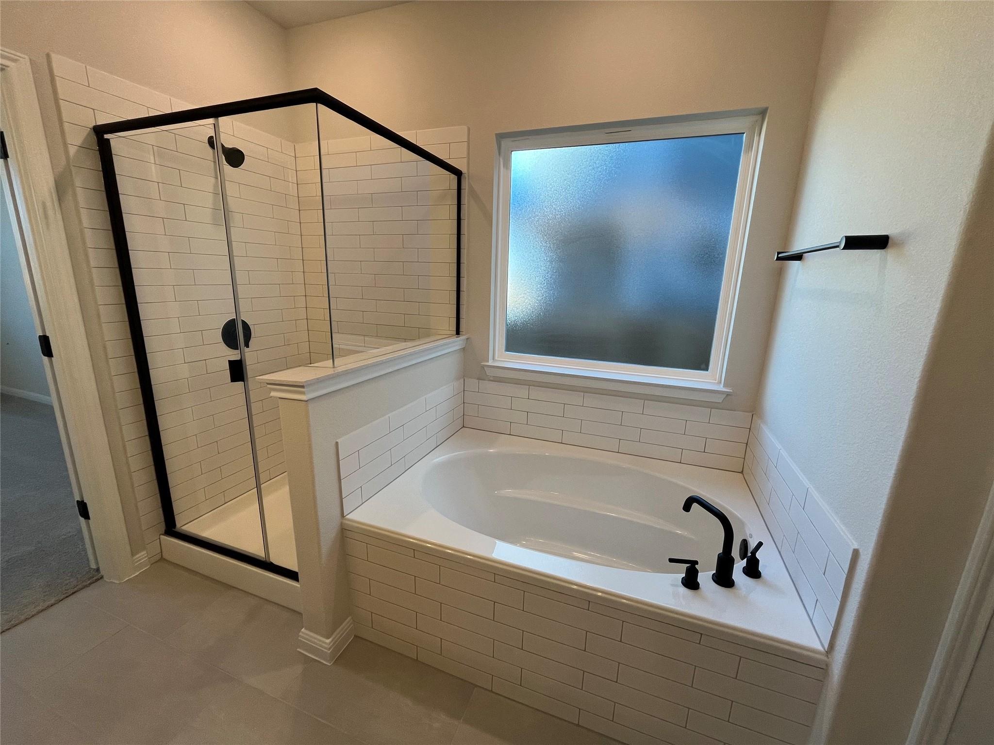 101 Clover Bnd, Liberty Hill, TX 78642