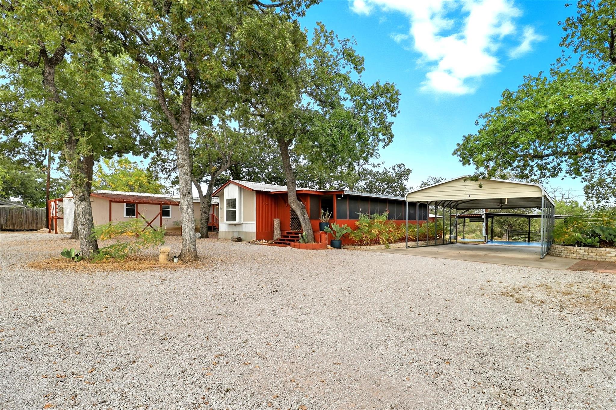 703 & 703A Driftwood Ln, Cottonwood Shores, TX 78657