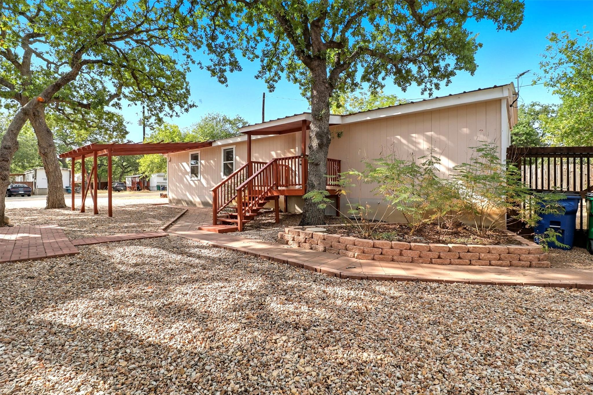 703 & 703A Driftwood Ln, Cottonwood Shores, TX 78657